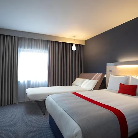 Holiday Inn Express Cheltenham Town Centre By Ihg-2