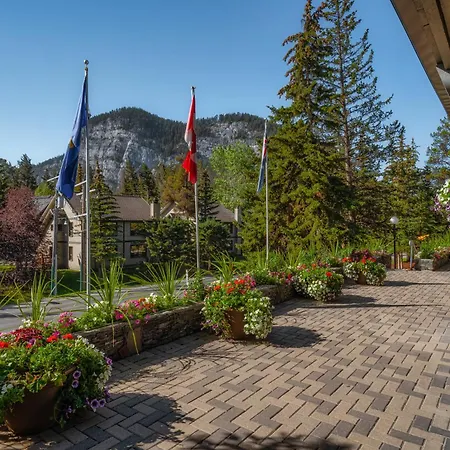Tunnel Mountain Resort-3