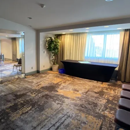 Holiday Inn Toronto Airport East By Ihg-2