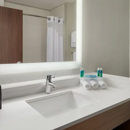 Holiday Inn Express & Suites Duluth North - Miller Hill By Ihg-2