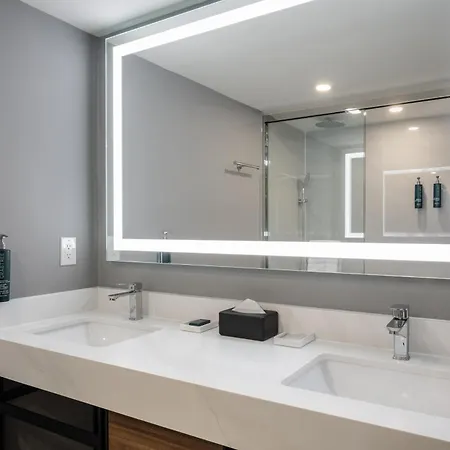 Hilton Winnipeg Airport Suites-2