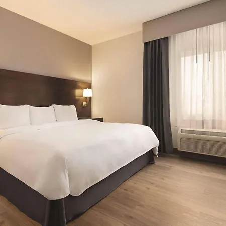 Radisson Hotel & Conference Center Rockford-2