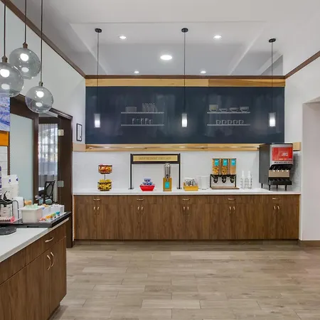 Hampton Inn By Hilton Kamloops-3