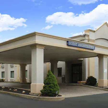 Econo Lodge Akron Gilchrist Road-2