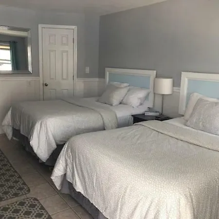 Boardwalk Beach Inn-3