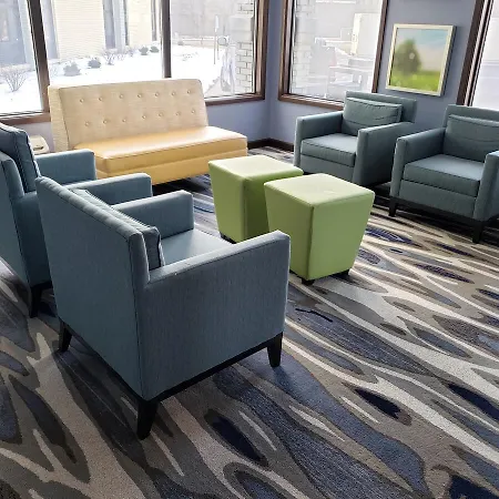 Days Inn & Suites By Wyndham Merrillville-2
