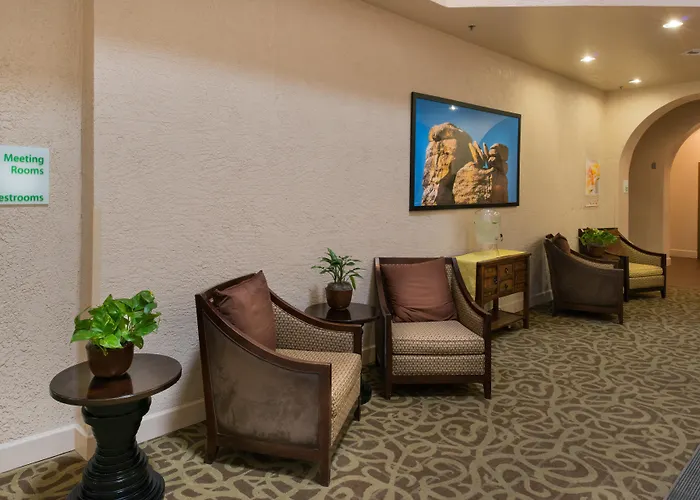 Greentree Hotel Phoenix West