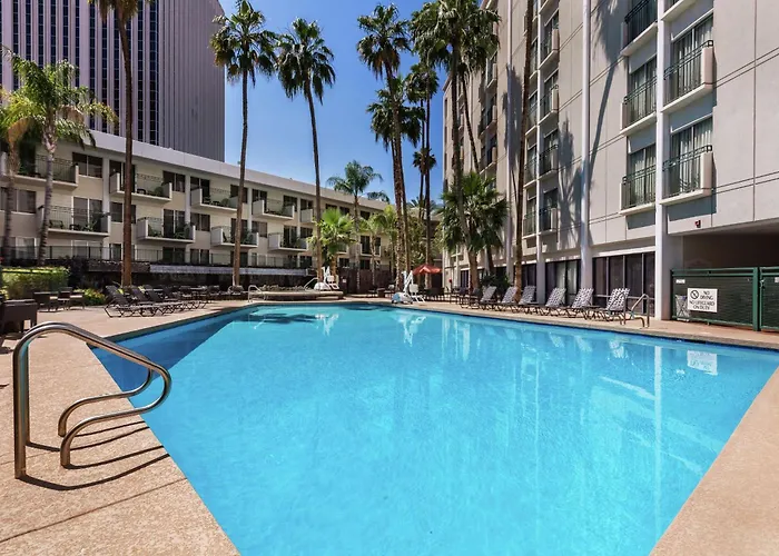 Doubletree By Hilton Phoenix Midtown
