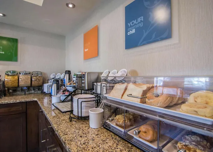 Comfort Inn & Suites Airport South Calgary