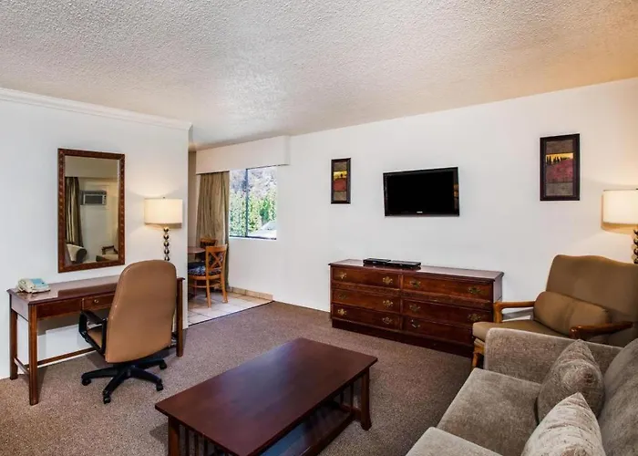 Howard Johnson Hotel By Wyndham Victoria