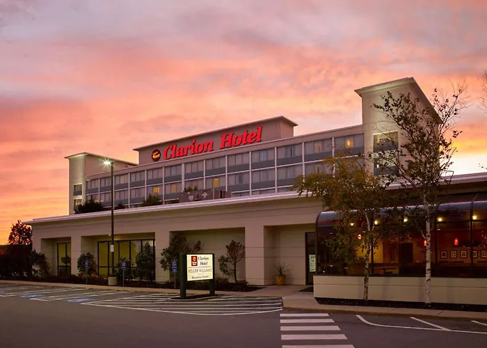 Clarion Hotel Portland Airport Me