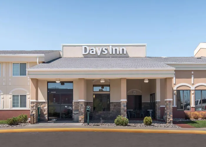 Days Inn By Wyndham Minot