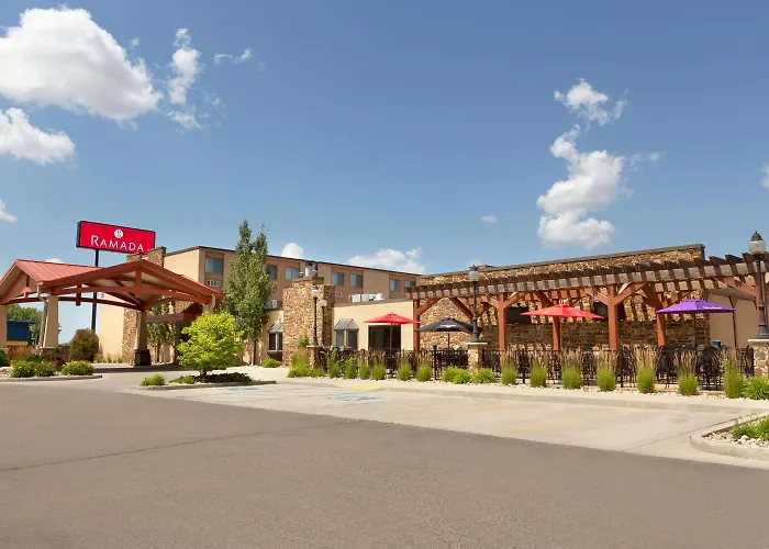 Ramada By Wyndham Fargo Hotel