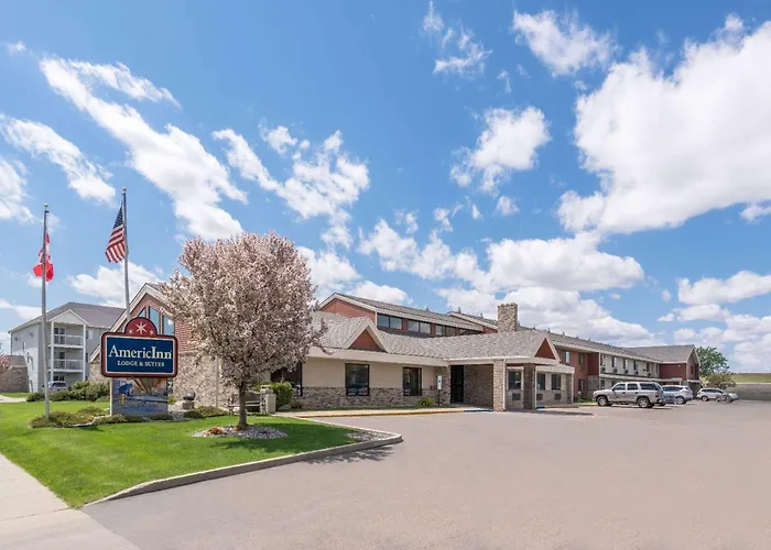 Americinn By Wyndham Fargo West Acres