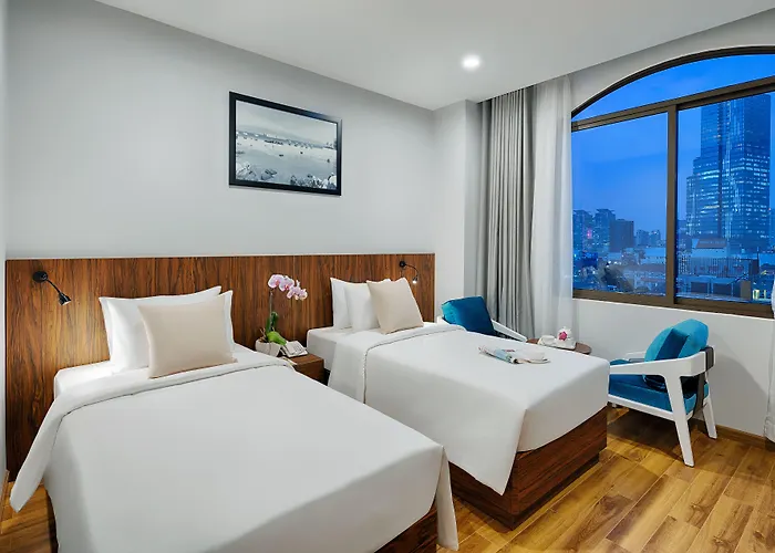 Happy Life Grand Hotel & Rooftop Skybar Ho Chi Minh City