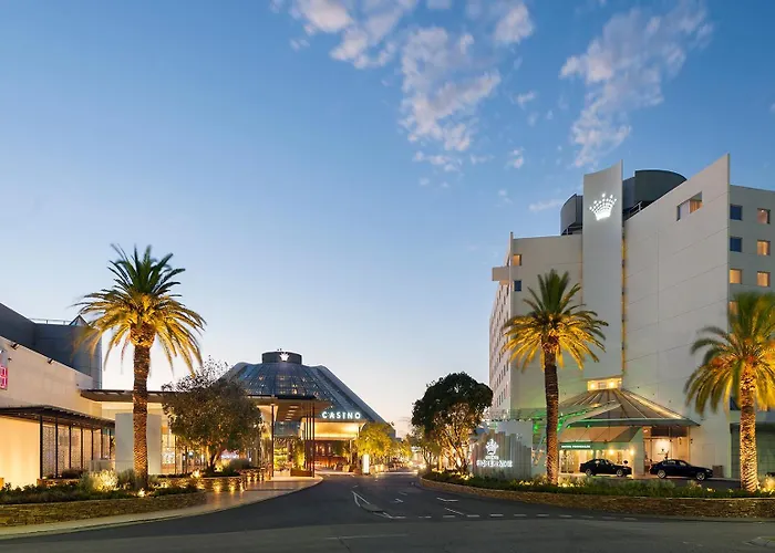 Crown Promenade Perth Hotel