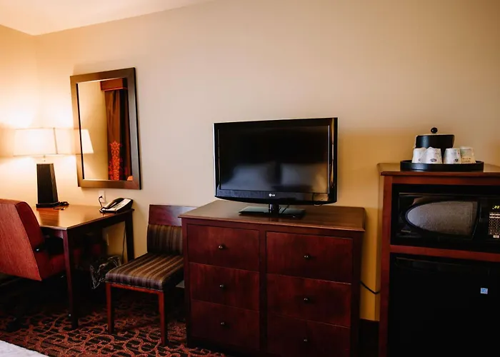 Hampton Inn & Suites Minot