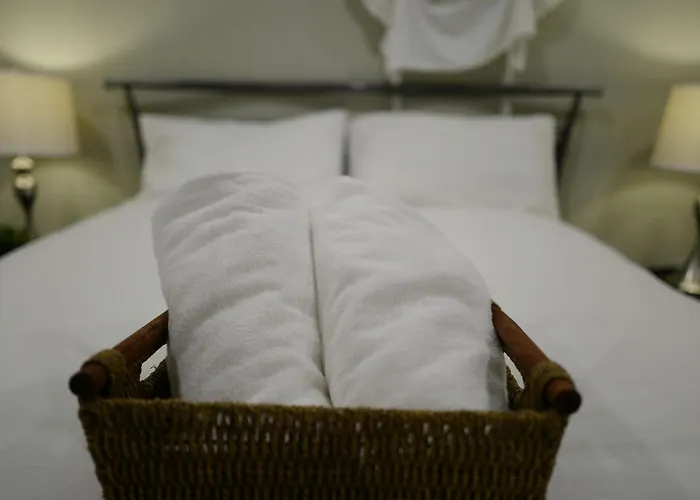 Le Boutique Great Toronto Bed & Breakfast Mississauga