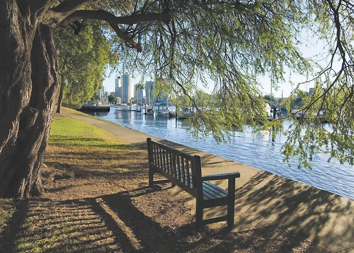 Oaks Brisbane On Margaret Suites