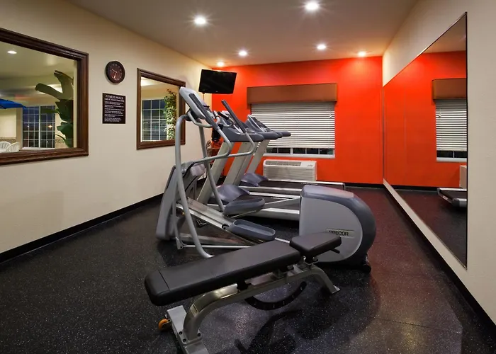 Country Inn & Suites By Radisson, Minot, Nd