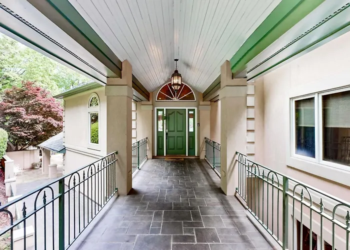 Villa Rosa Lake Lure