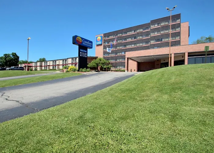 Comfort Inn & Suites Madison - Airport