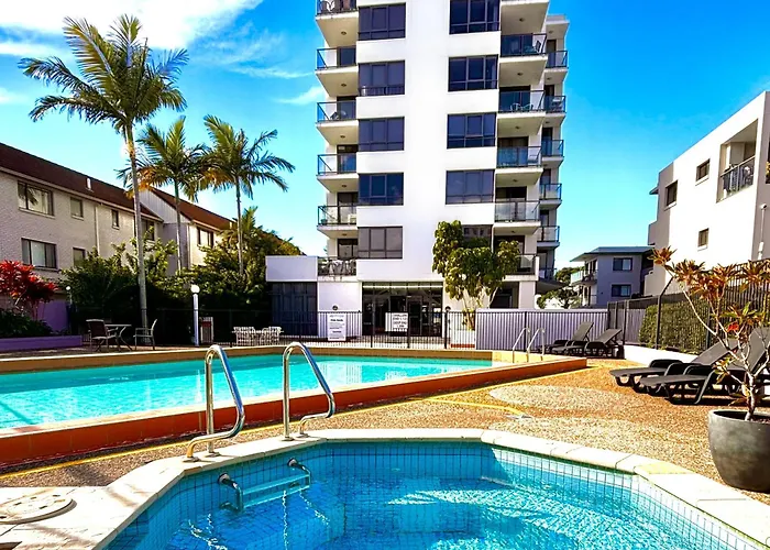 Aqualine Apartments On The Broadwater Gold Coast
