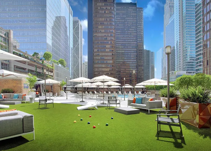 Doubletree By Hilton Chicago Magnificent Mile Hotel