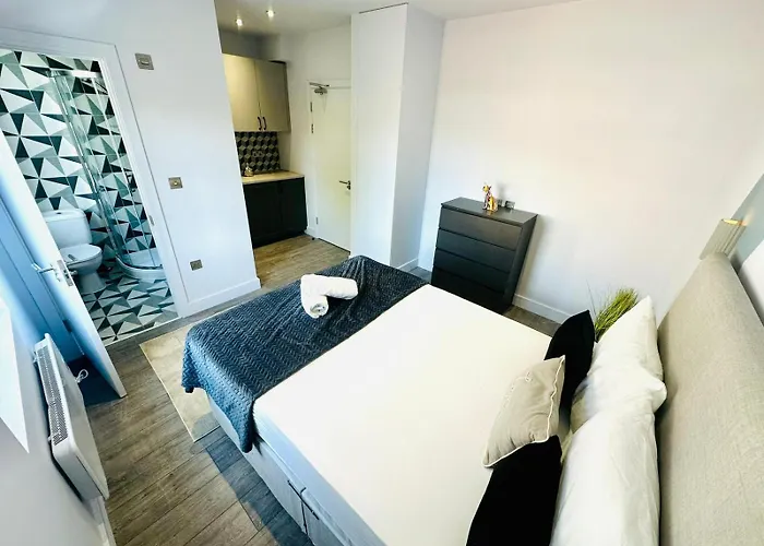 London Sw18 Top Studios Great Location Perfect For Tourist