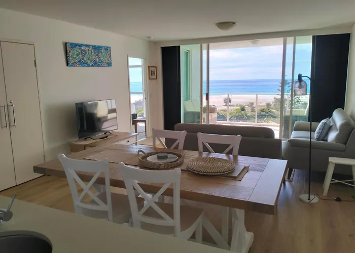 Kirra Surf Apartments Gold Coast
