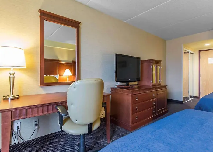 Quality Inn & Suites Bay Front Sault Ste. Marie
