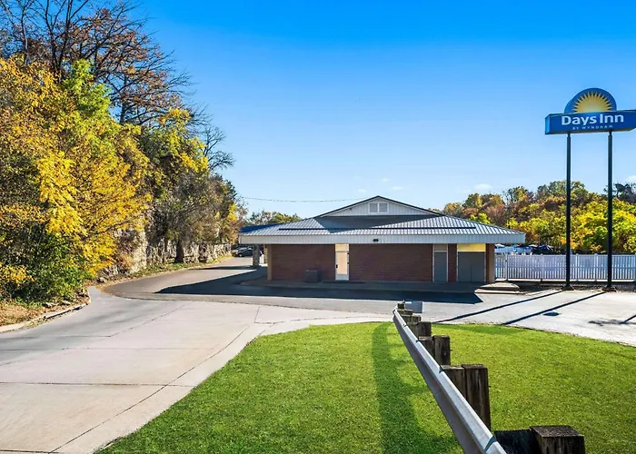 Days Inn By Wyndham Dubuque