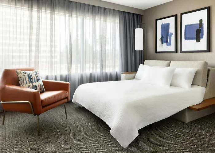 Courtyard By Marriott Los Angeles Woodland Hills