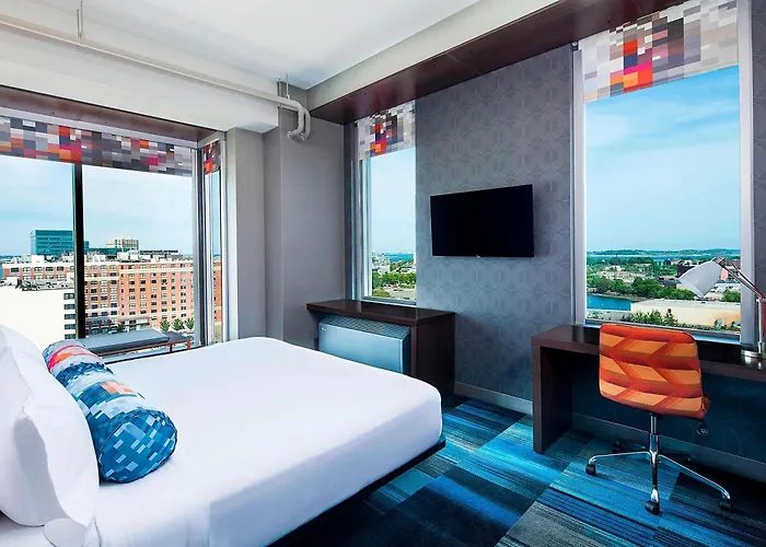 Aloft Boston Seaport District Hotel