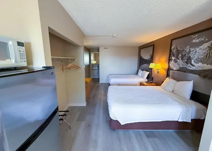 Super 8 By Wyndham Medicine Hat Ab