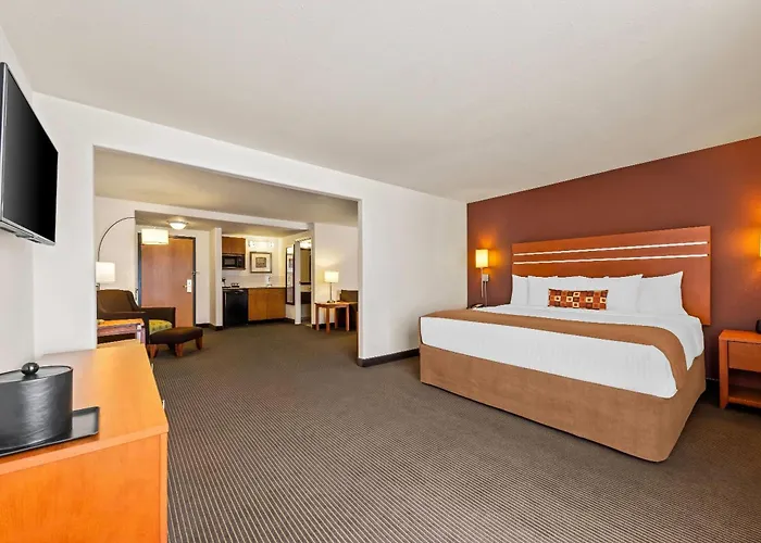 Wingate By Wyndham Calgary South Hotel