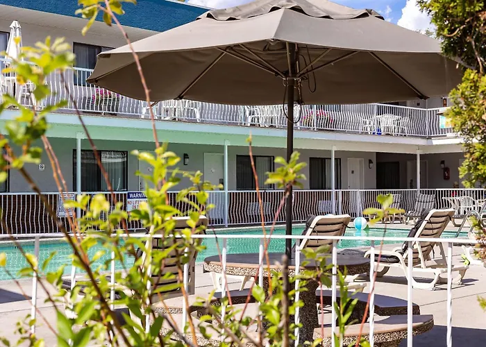 Siesta Suites Kelowna