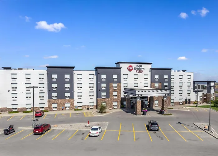 Best Western Plus Service Inn & Suites Lethbridge