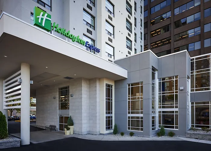 Holiday Inn Express Windsor Waterfront By Ihg