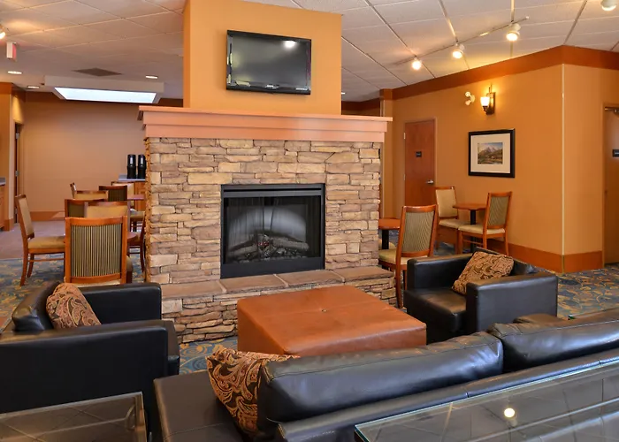 Econo Lodge Inn & Suites University Calgary