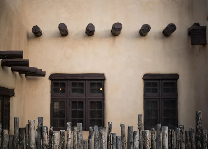 Sagebrush Inn & Suites Taos
