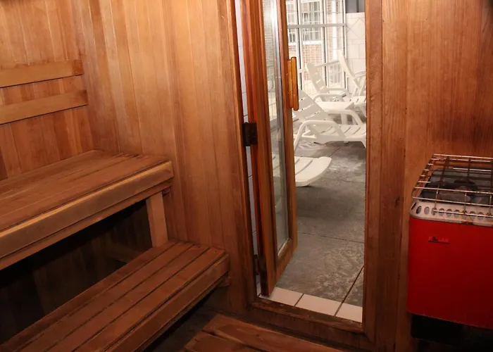 Baymont By Wyndham Des Moines Airport Hotel