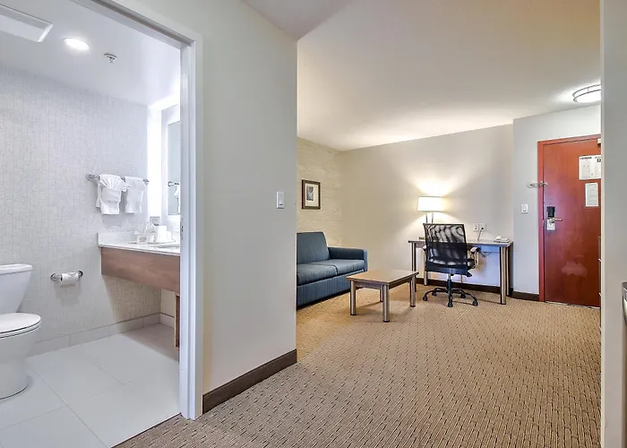 Comfort Inn & Suites South Calgary