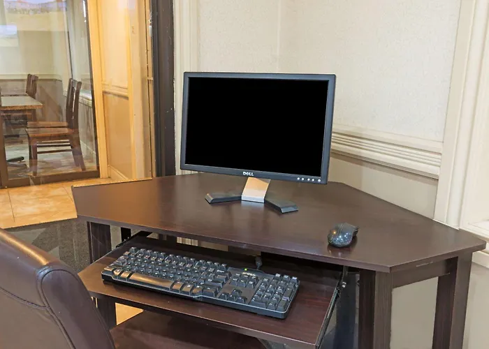 Super 8 By Wyndham Cambridge/Kitchener/Waterloo Area Hotel