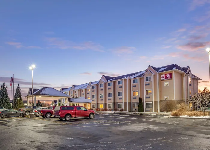 Best Western Plus Woodstock Inn & Suites