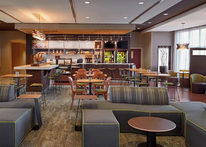 Courtyard By Marriott Kingston Highway 401 Hotel