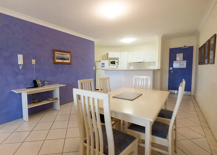 Sanctuary Lake Apartments Gold Coast