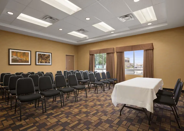 Days Inn & Suites By Wyndham Winnipeg Airport Manitoba