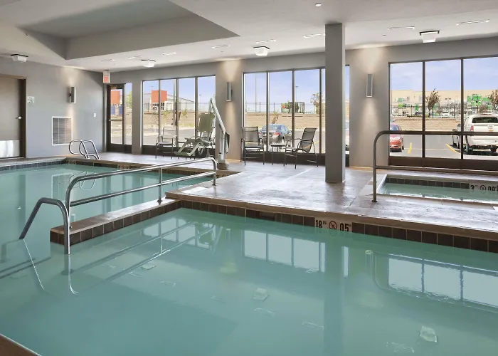 Wingate By Wyndham - Bismarck Hotel