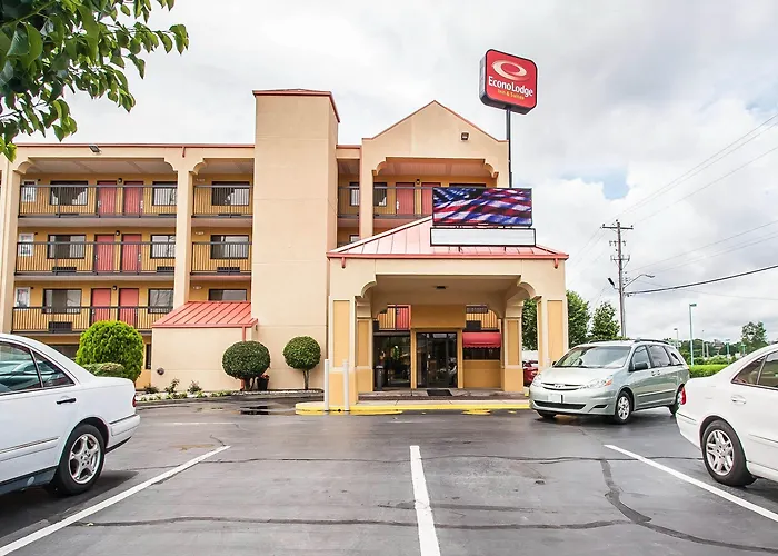 Econo Lodge Inn & Suites Memphis East